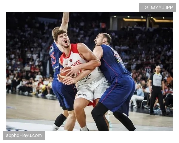 奥德加德未来战术定位引热议：中场新星或将重塑球队攻防体系