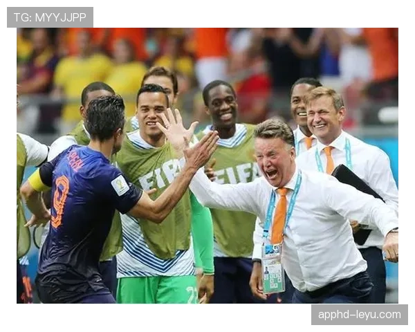 范加尔重返教练席，球队管理开启新篇章，状态备受期待