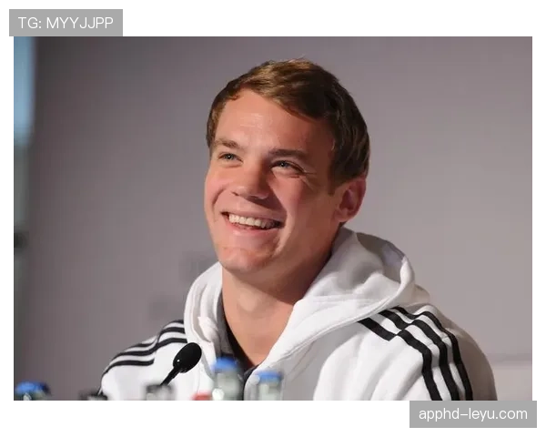 诺伊尔重塑门将价值:现代足球如何重新定义守门员角色 诺伊尔重塑门将价值:现代足球如何重新定义守门员角色