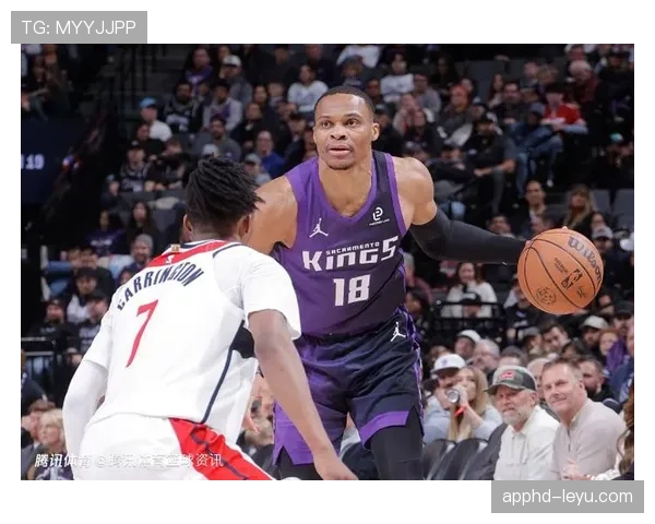 霍勒迪通过挡拆拉开空间提升威少投篮效率明显