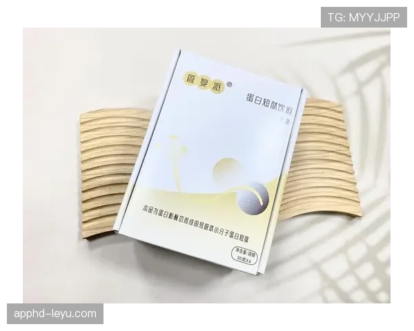 杨力维家的冰箱里塞满蛋白粉，连饮料都按克称着喝